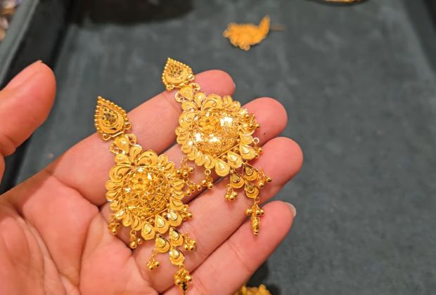 gold earrings tops design