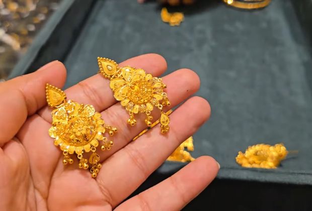 gold earrings designs for daily use