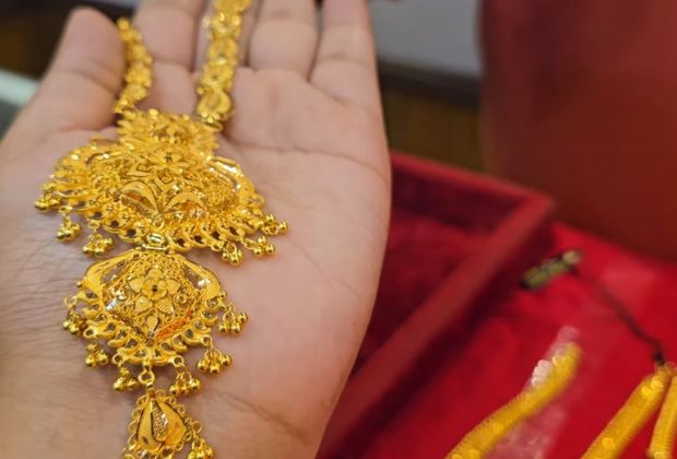 Bridal gold necklace designs catalogue