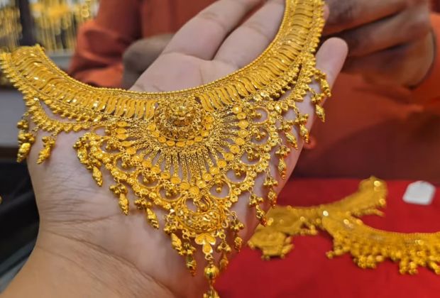 Bridal simple gold necklace design