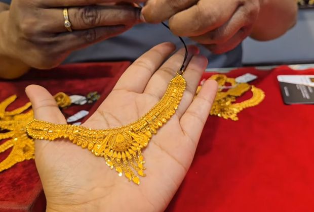 gold design necklace dubai