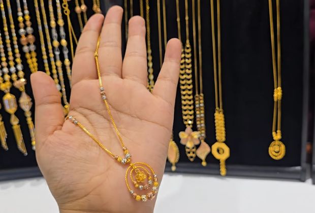 rose gold necklace for women