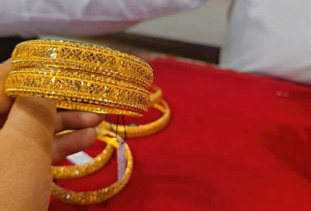 Latest Gold bangles designs For Daily Use