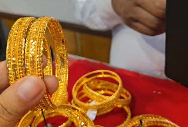 Women wedding bangles set latest design