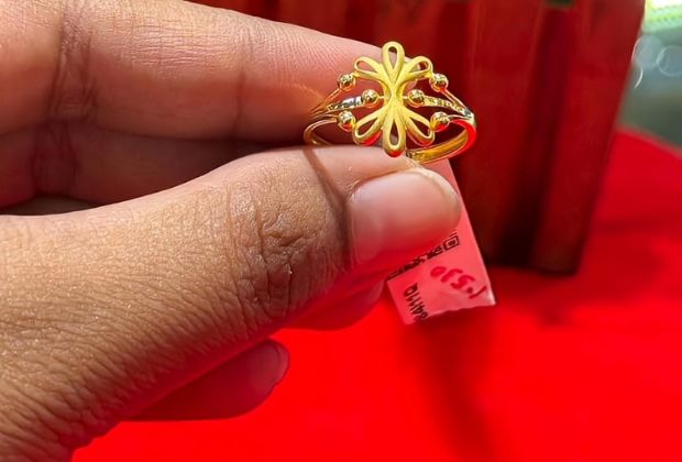 Simple gold ring design for female with price 22k
