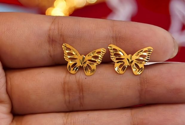 This necklace design looks like a butterfly