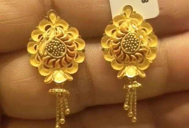 small earrings gold design