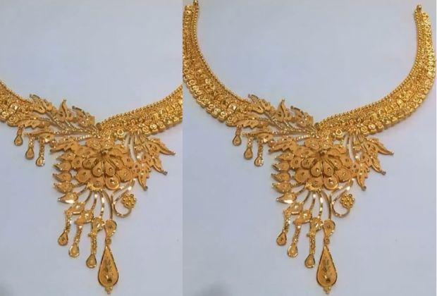 Simple necklace designs in Gold