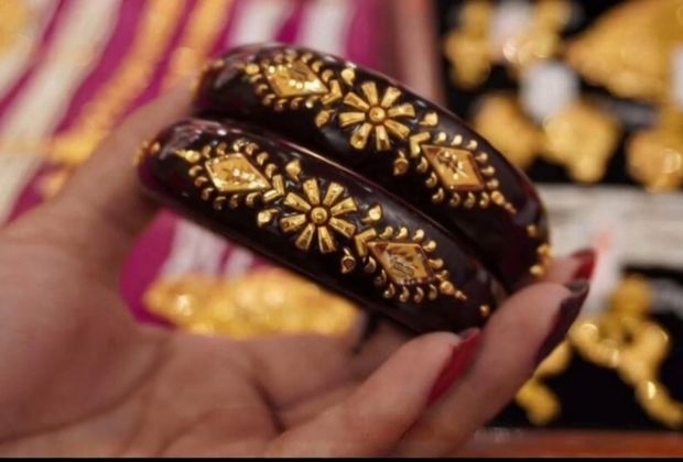 gold pola design with price