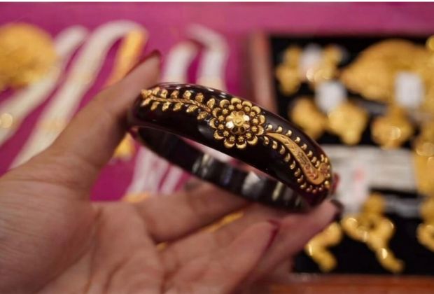 women's gold pola design with price 