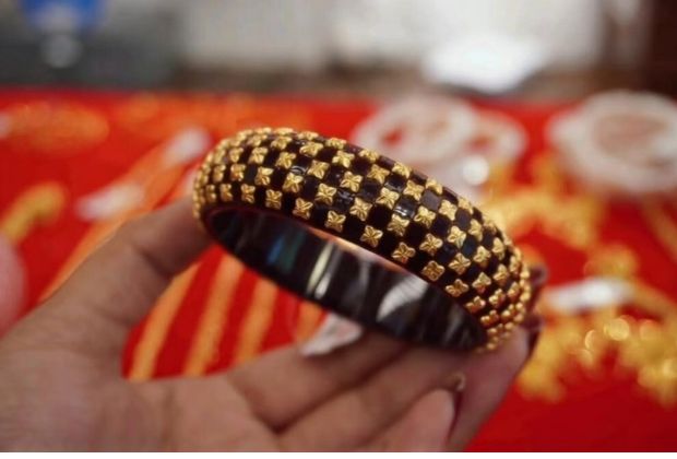 bridal girls pola design gold