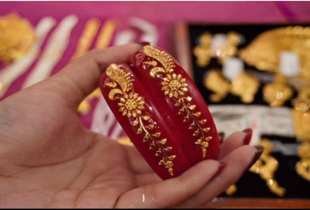 gold shakha pola design with price