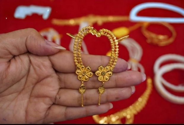 bridal gold jhumka design