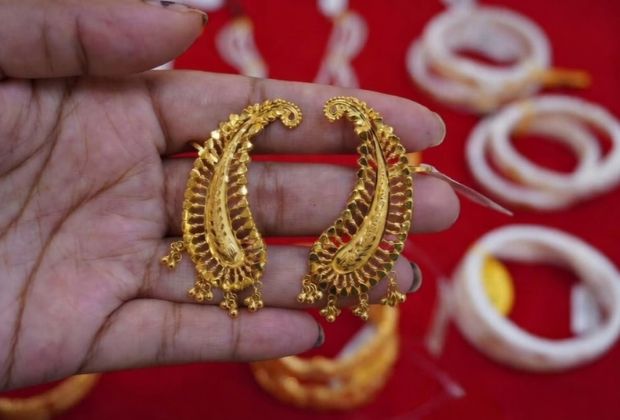 latest gold jhumka design