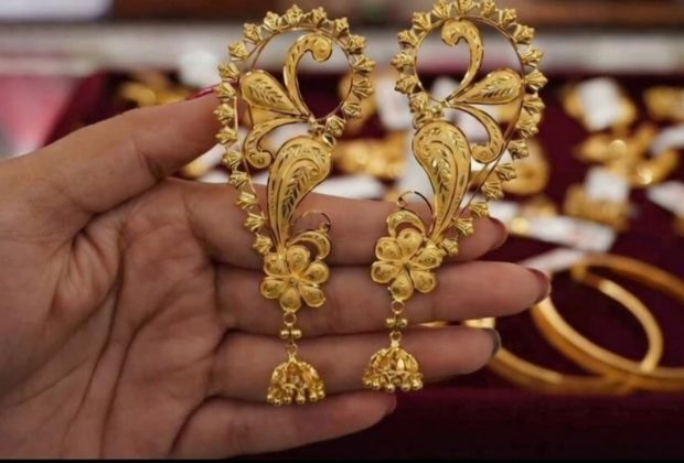 Women 10 gram gold jhumka designs with price