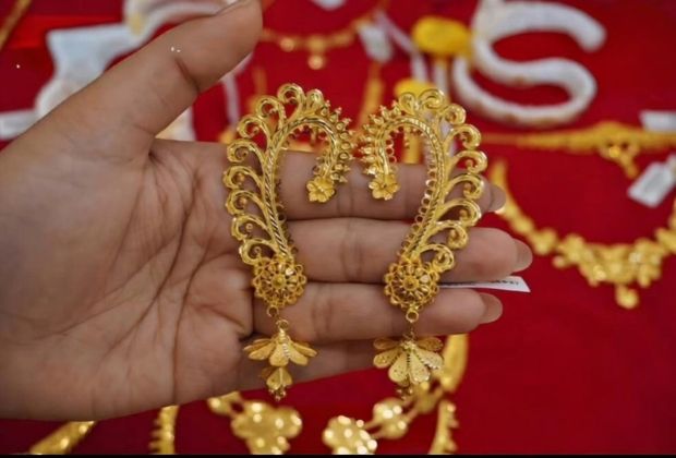 bridal jhumka design gold