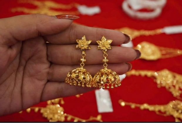 gold earrings designs for daily use