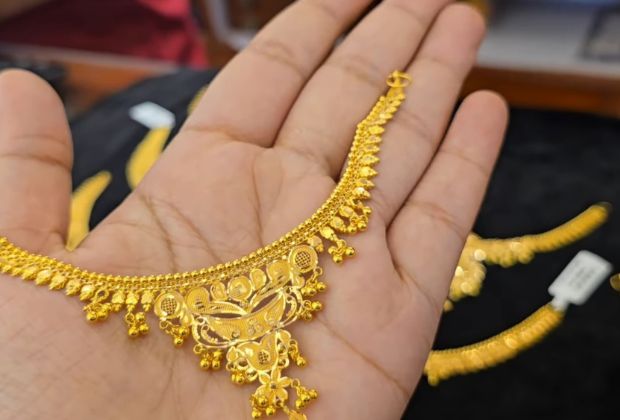 small gold necklace designs