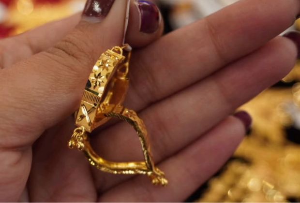 bridal earrings designs gold latest