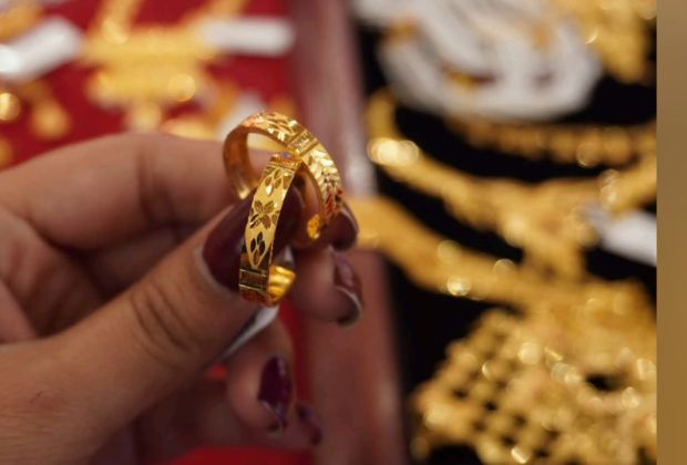 bridal gold earrings designs with price