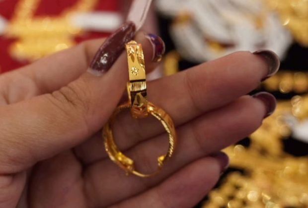 bridal gold earrings designs for women