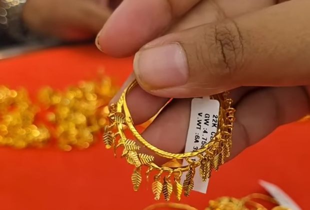 gold earrings design