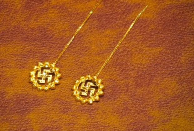 beautiful gold plated sui dhaga earring