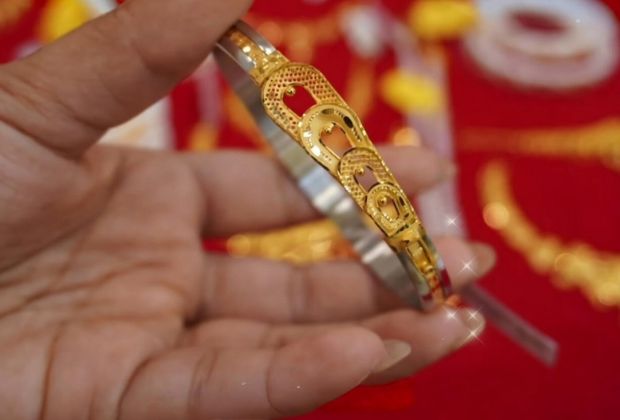 flower gold bangle bracelet