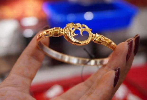 simple bracelet for girl gold design