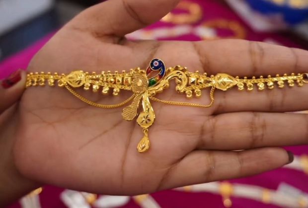 small pearl necklace designs in gold