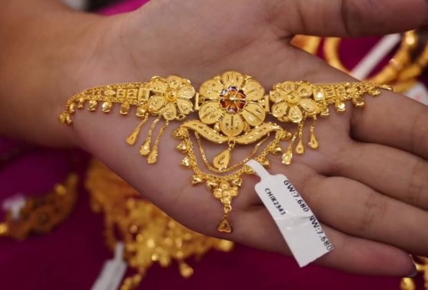 small gold necklace designs