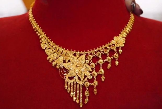 small gold necklace designs
