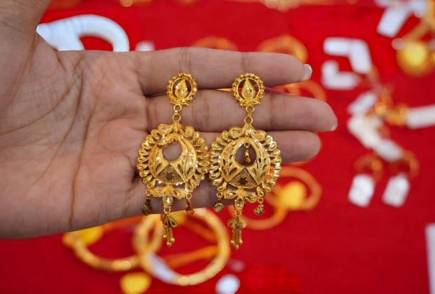 earrings designs gold latest