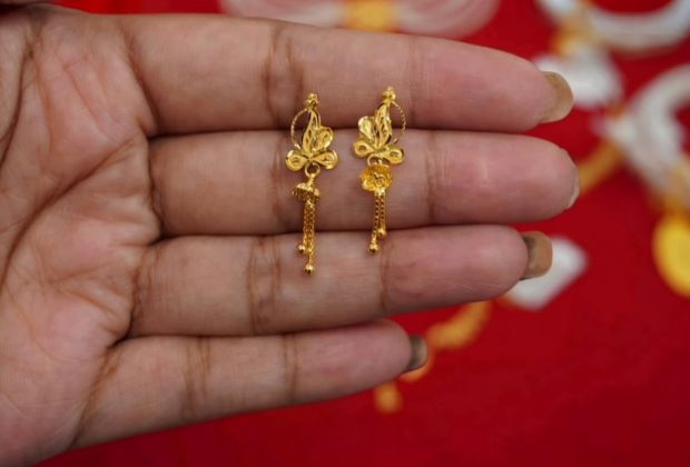 gold earrings design