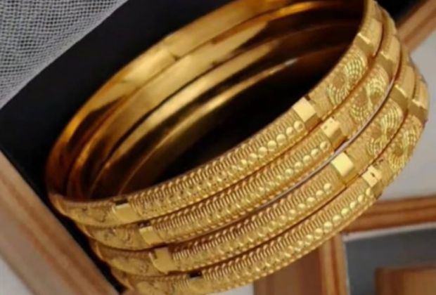 Gold bangles in 14 grams