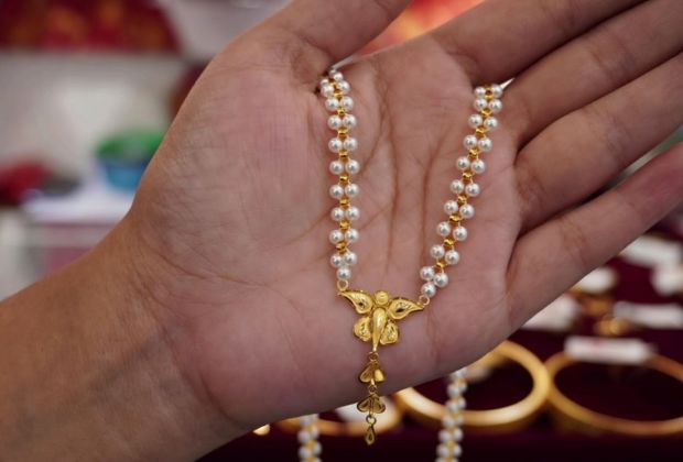 modern gold necklace designs