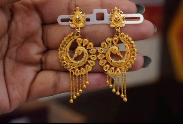 flower design gold earrings