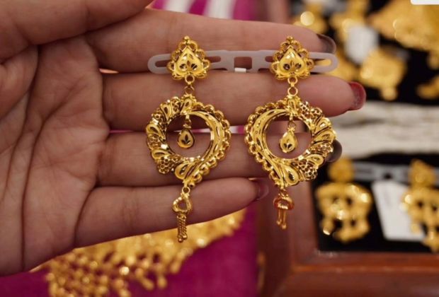 flower earrings gold designs