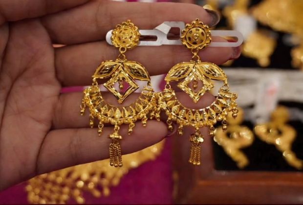 unique gold earrings design