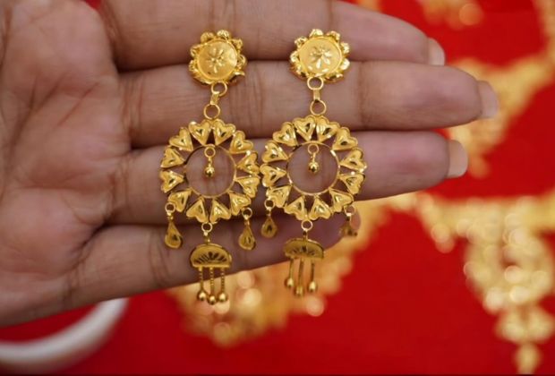 light weight chandbali gold earrings designs