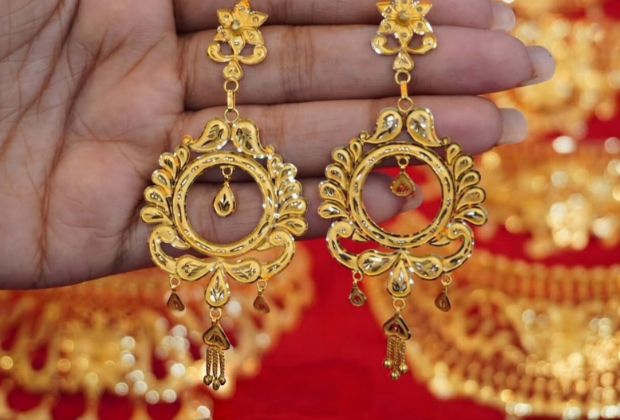 unique gold earrings design