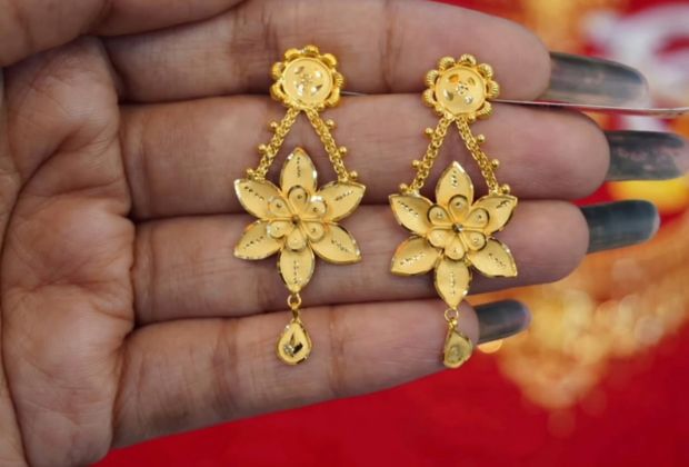 This earring design looks like a flower