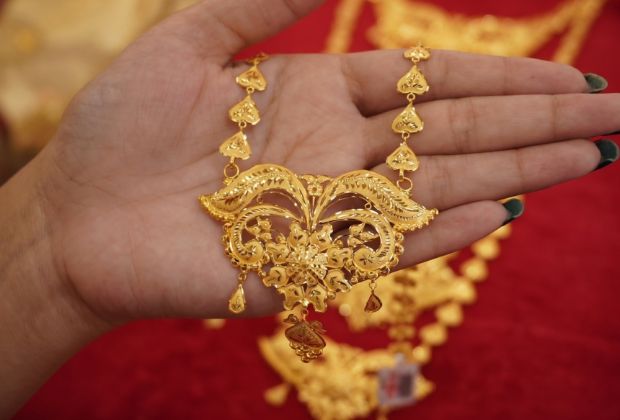 antic gold long necklace designs