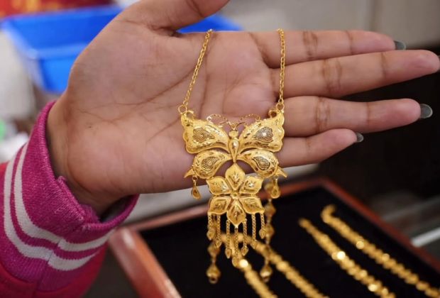 long gold necklace