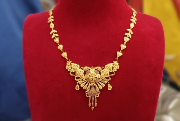 long gold necklace for women