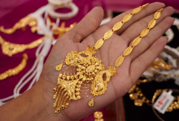 design of gold long necklace for wedding