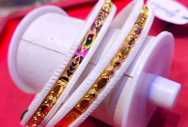 gold mukh pola design with price