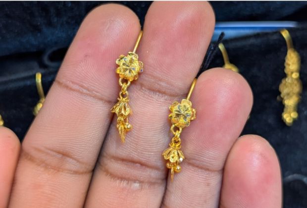 gold earrings designs jhumka type