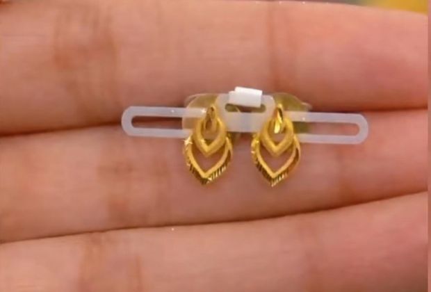 latest gold earrings designs for daily use