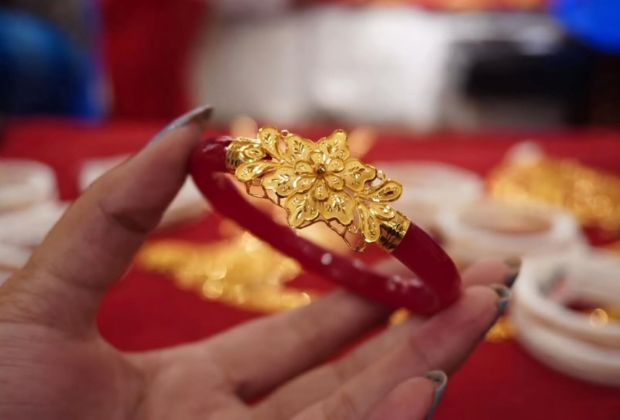 gold pola design with price